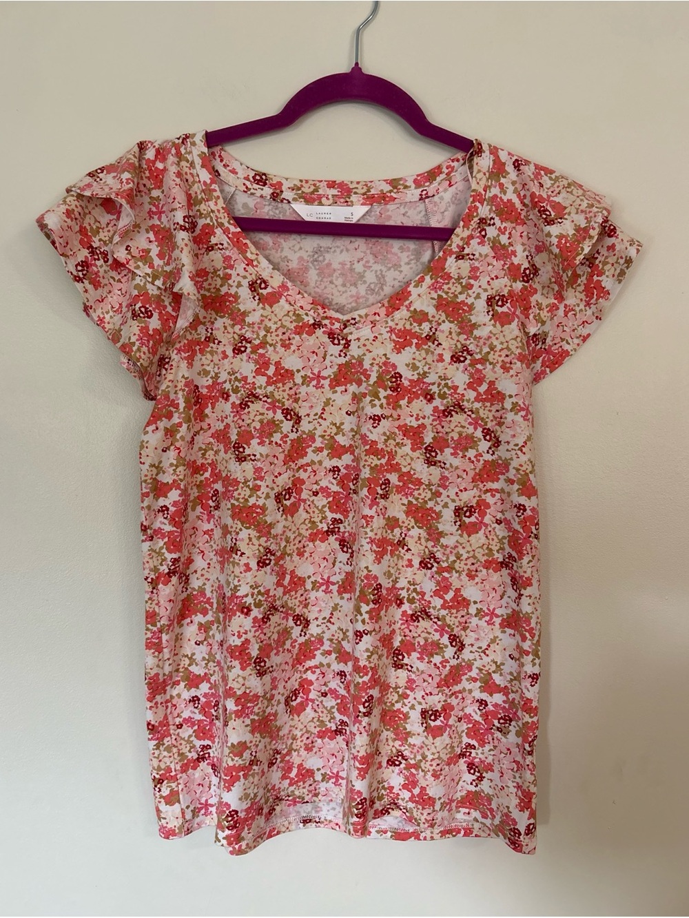 Lauren Conrad Flutter Sleeve Floral Feminine Tee